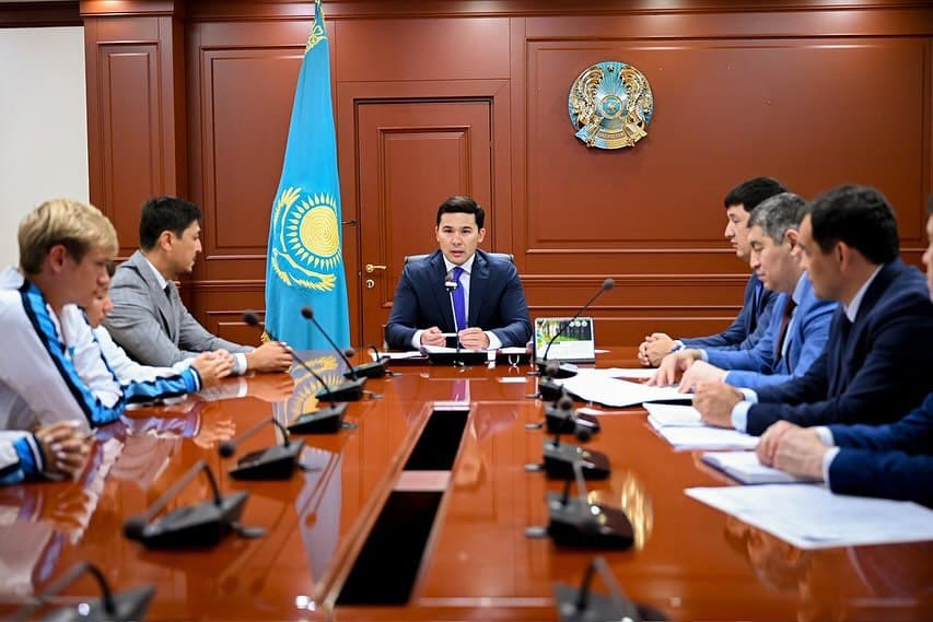Minister of Tourism and Sports of the Republic of Kazakhstan Yerbol Myrzabosynov held an official meeting with Asia Cup medalists